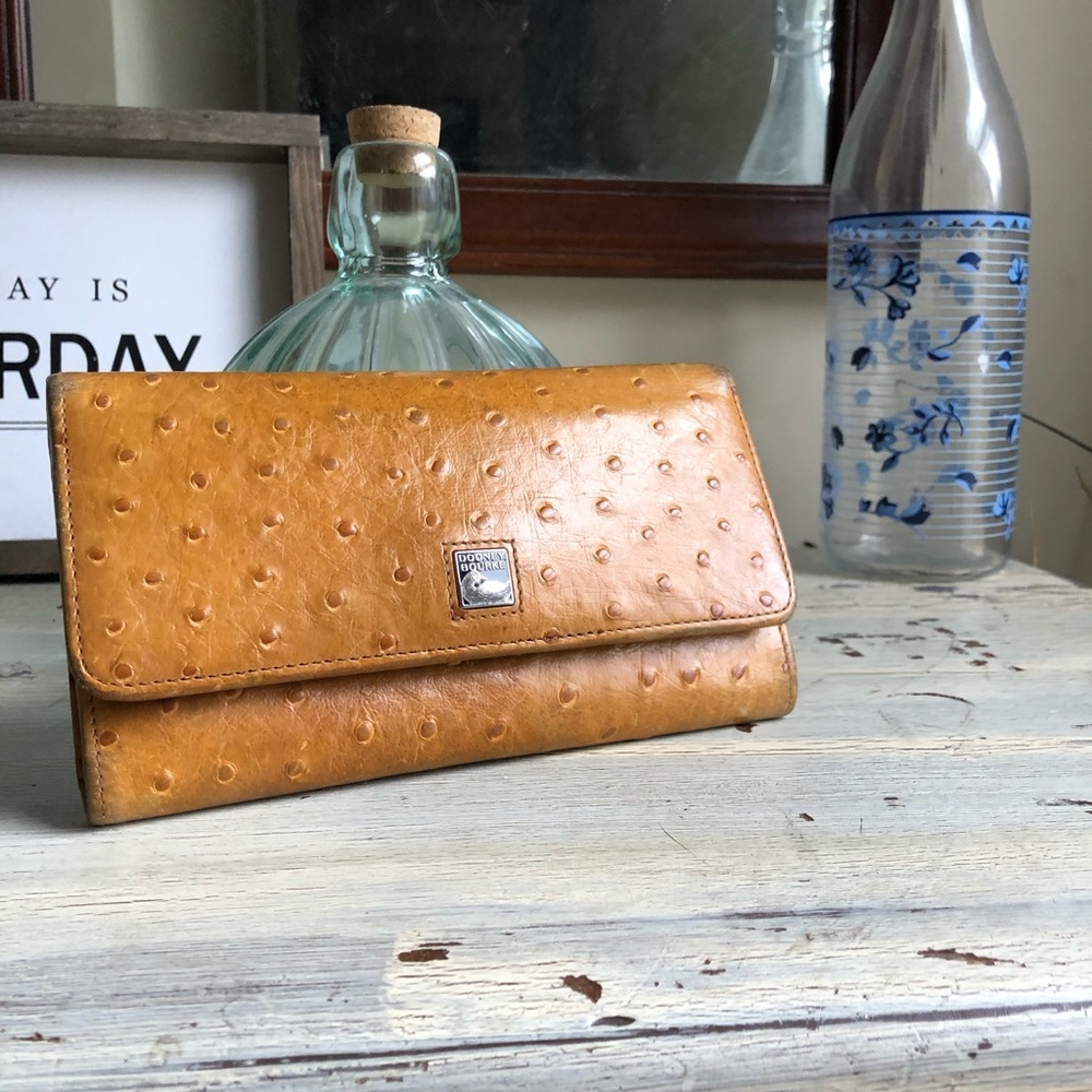 🌀REDUCED🌀🔒DOONEY&BOURKE ostrich leather wallet